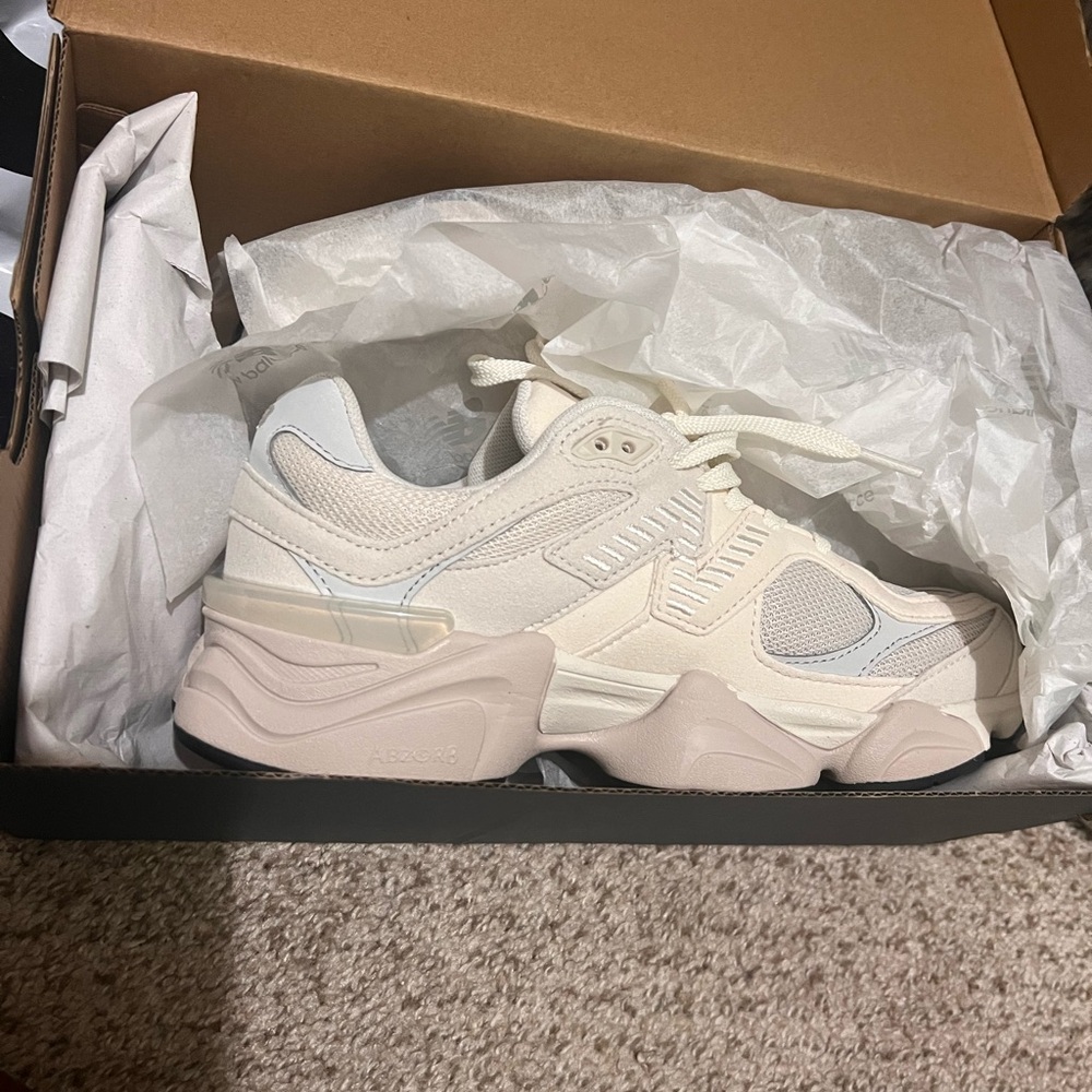 9060 New Balance Fresh out of box, Never worn